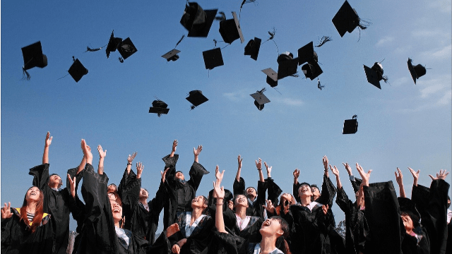 Pourquoi les docteurs vont-ils désormais prêter serment ?